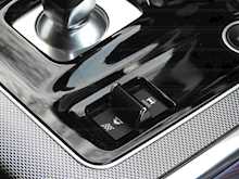 Jaguar XE D180 R-Dynamic S