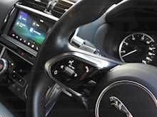 Jaguar XE D180 R-Dynamic S