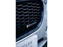 Jaguar XE D180 R-Dynamic S