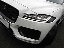 Jaguar F-PACE D300 V6 S