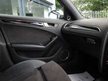 Audi RS4 Avant FSI V8