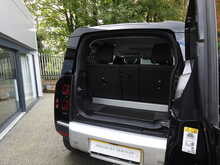 Land Rover Defender 90 P300 SE