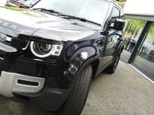 Land Rover Defender 90 P300 SE