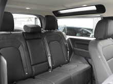 Land Rover Defender 90 P300 SE