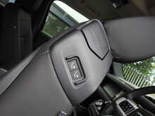 Land Rover Defender 90 P300 SE