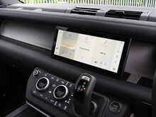 Land Rover Defender 90 P300 SE