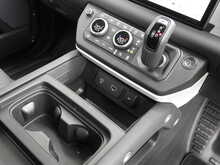 Land Rover Defender 90 P300 SE