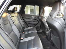 Volvo XC60 B5 MHEV R-Design Pro