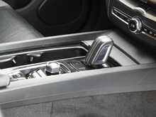 Volvo XC60 B5 MHEV R-Design Pro