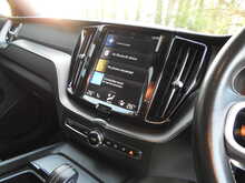 Volvo XC60 B5 MHEV R-Design Pro