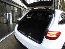 Mercedes-Benz GLC GLC220d AMG Line