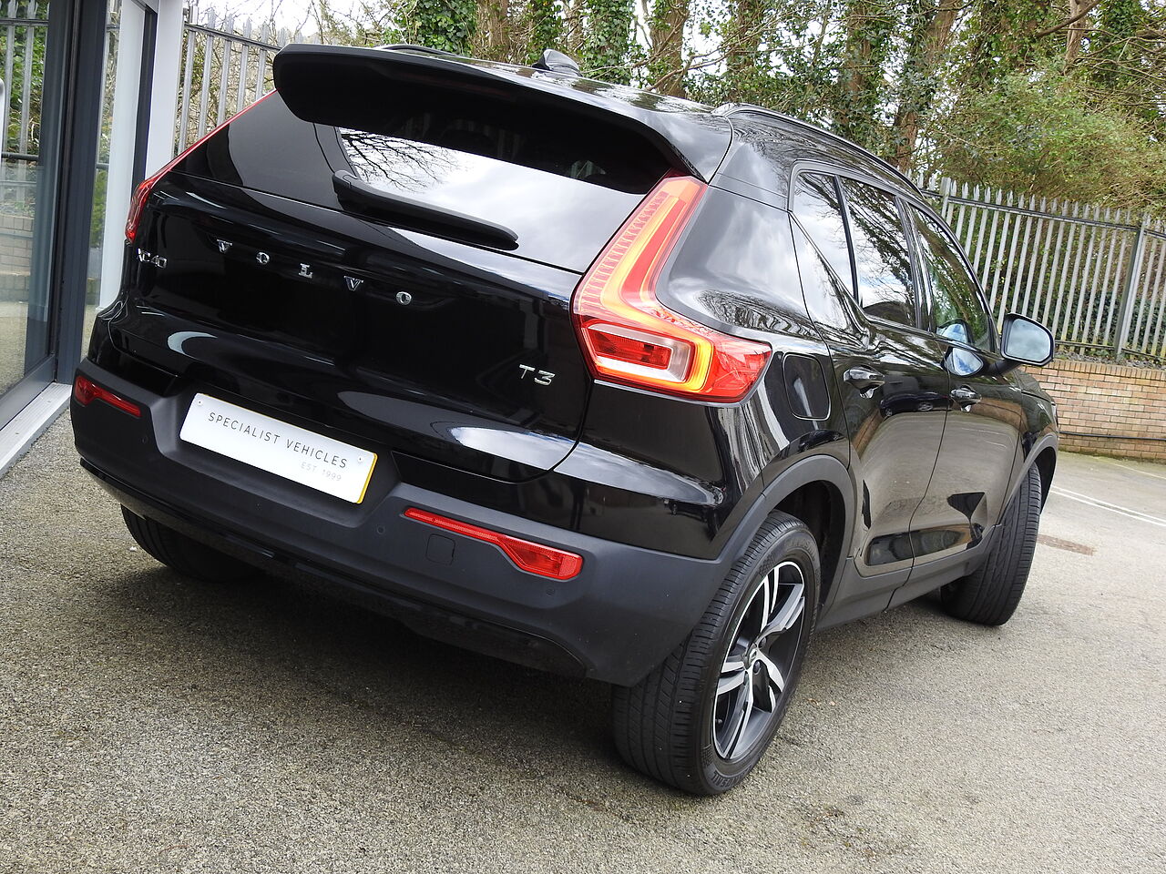 Xc40 R Design T3 Used 2021 Volvo XC40 T3 R-Design For Sale in Devon (U13445 ...