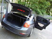 BMW 3 Series 320i SE