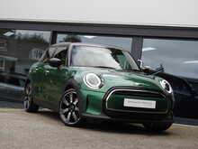 MINI Hatch Cooper Exclusive