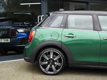 MINI Hatch Cooper Exclusive