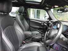 MINI Hatch Cooper Exclusive