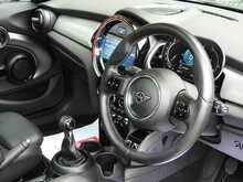 MINI Hatch Cooper Exclusive