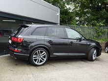 Audi Q7 TDI V6 Black Edition
