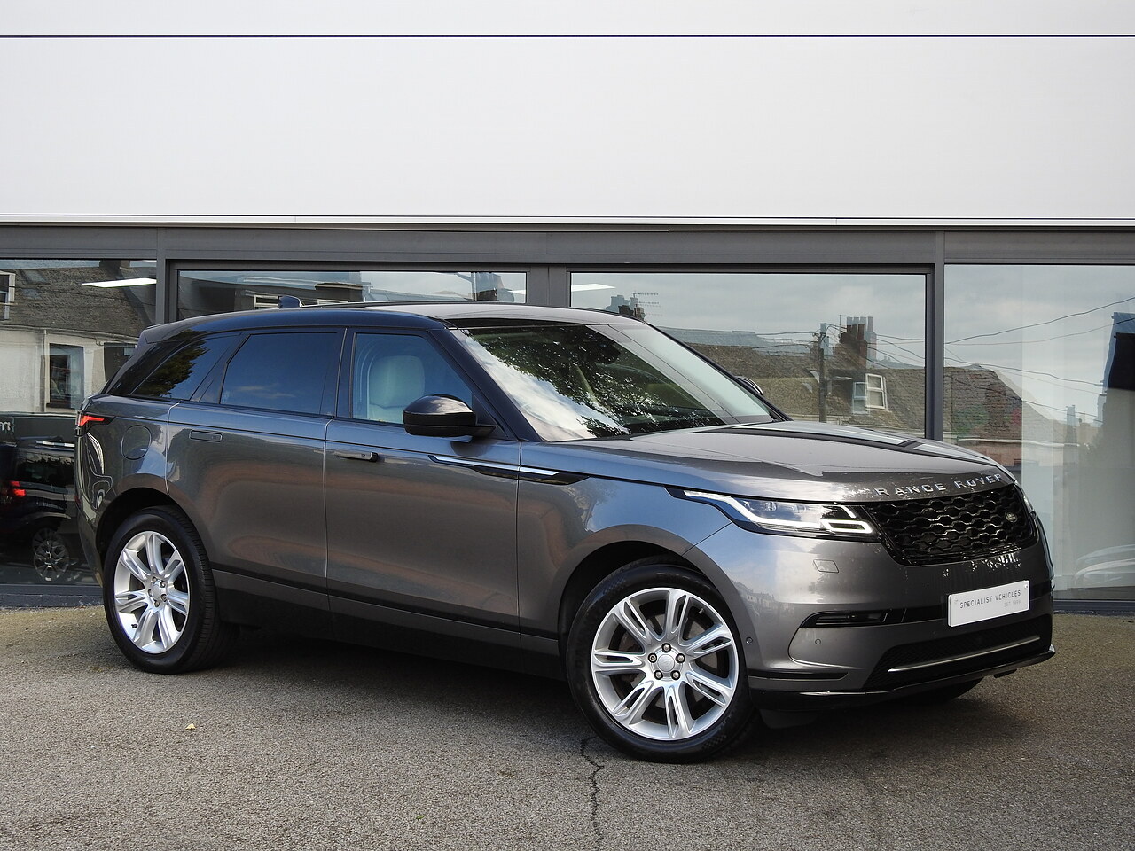Used 2017 Land Rover Range Rover Velar SD6 V6 SE For Sale in Devon ...
