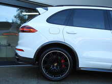 Porsche Cayenne T V8 Turbo