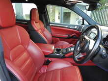 Porsche Cayenne T V8 Turbo