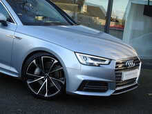 Audi A4 TDI V6 S line Quattro