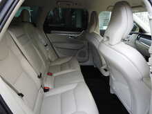 Volvo V90 D4 Momentum Plus
