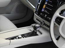 Volvo V90 D4 Momentum Plus