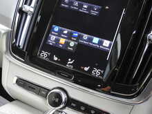 Volvo V90 D4 Momentum Plus