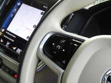 Volvo V90 D4 Momentum Plus