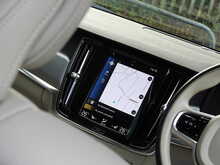 Volvo V90 D4 Momentum Plus