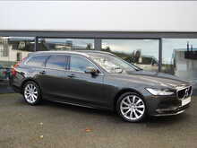 Volvo V90 D4 Momentum Plus