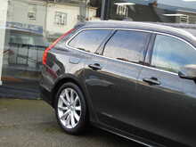 Volvo V90 D4 Momentum Plus