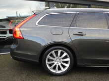 Volvo V90 D4 Momentum Plus