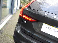 Volvo V90 D4 Momentum Plus