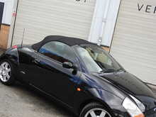 Ford Streetka Red