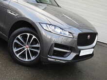 Jaguar F-PACE P250i R-Sport