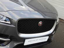 Jaguar F-PACE P250i R-Sport