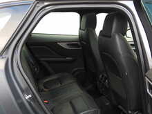 Jaguar F-PACE P250i R-Sport