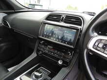 Jaguar F-PACE P250i R-Sport