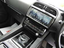 Jaguar F-PACE P250i R-Sport