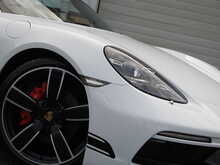 Porsche 718 Boxster T S