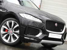 Jaguar F-PACE V6 S