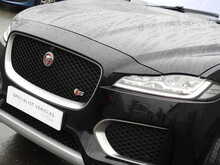 Jaguar F-PACE V6 S