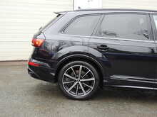 Audi Q7 TDI V6 Black Edition