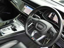 Audi Q7 TDI V6 Black Edition
