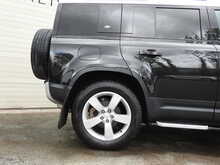 Land Rover Defender 110 D250 MHEV SE