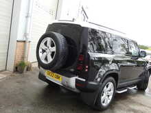 Land Rover Defender 110 D250 MHEV SE