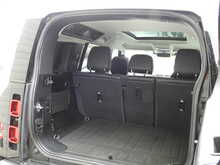 Land Rover Defender 110 D250 MHEV SE