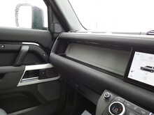 Land Rover Defender 110 D250 MHEV SE